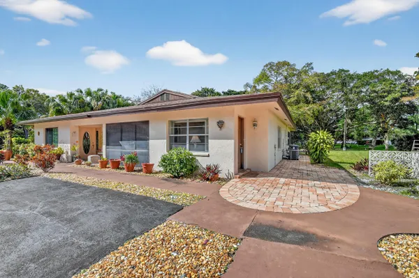 Property Slideshow image 2 of 54 | 5199 rose hill dr, Boynton Beach, FL, 33437