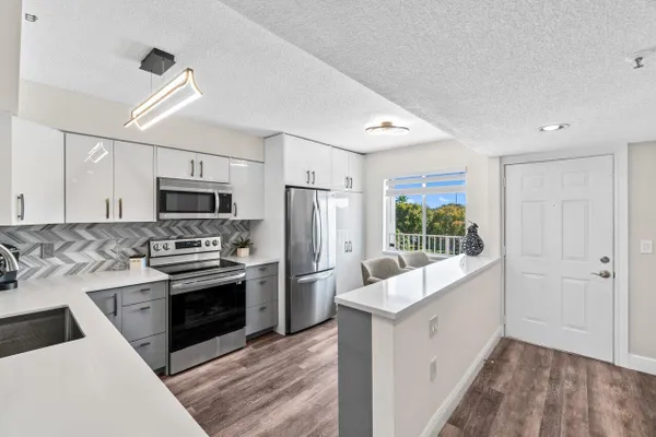 Property Slideshow image 2 of 72 | 14095 royal vista dr 409, Delray Beach, FL, 33484