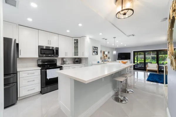 Property Slideshow image 3 of 41 | 21160 n juego cir 13c, Boca Raton, FL, 33433