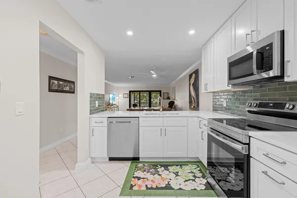 Property Slideshow image 3 of 23 | 9193 pecky cypress ln 6f, Boca Raton, FL, 33428