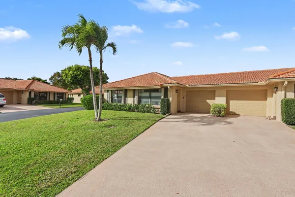 Property Slideshow image 3 of 25 | 4635 apple tree cir a, Boynton Beach, FL, 33436