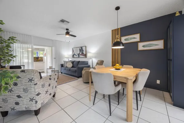 Property Slideshow image 3 of 19 | 2545 dudley dr w e, West Palm Beach, FL, 33415