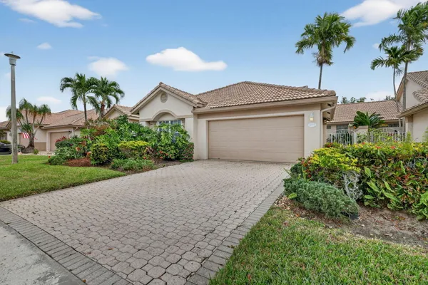 Property Slideshow image 2 of 62 | 8848 shoal creek old ln, Boynton Beach, FL, 33472