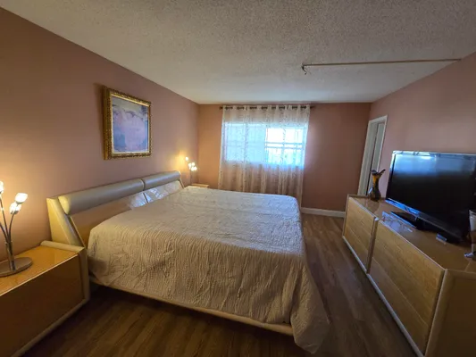 Property Slideshow image 3 of 6 | 103 oxford 400, West Palm Beach, FL, 33417