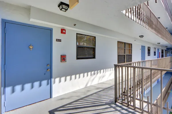 Property Slideshow image 2 of 30 | 4700 lucerne lakes blvd 301, Lake Worth, FL, 33467