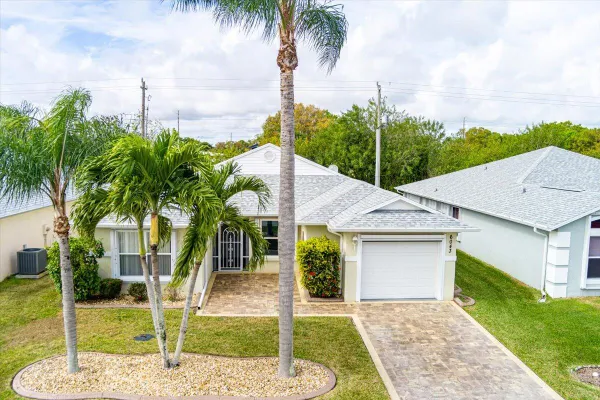 Property Slideshow image 3 of 43 | 6043 alexandria cir, Fort Pierce, FL, 34982