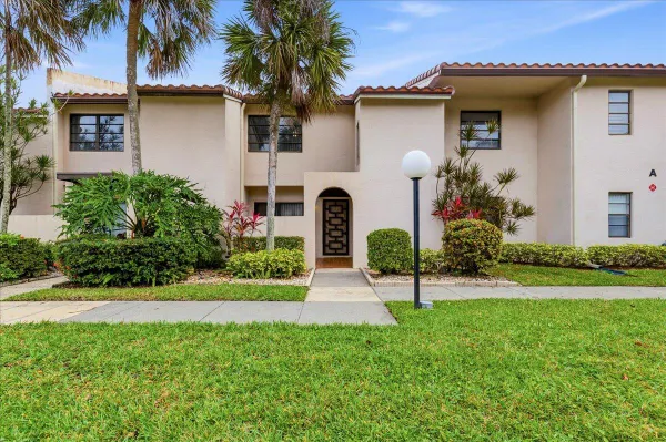 Property Slideshow image 2 of 51 | 21386 juego cir apt 10c, Boca Raton, FL, 33433
