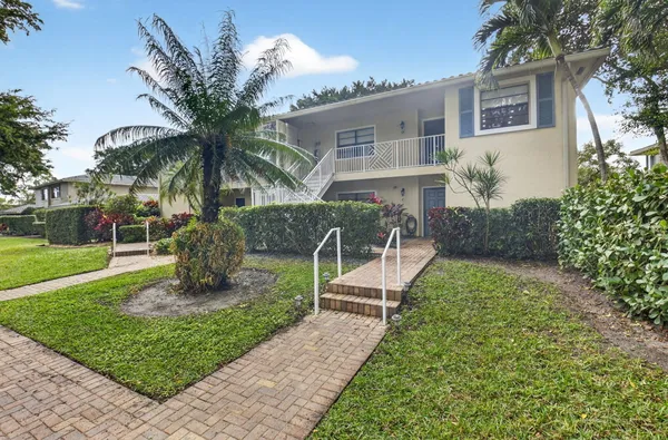 Property Slideshow image 3 of 102 | 33 westgate ln c, Boynton Beach, FL, 33436