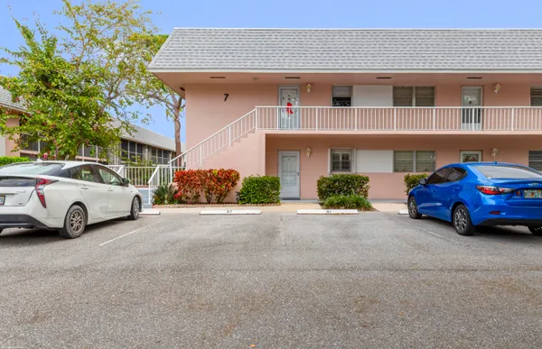 Property Slideshow image 3 of 33 | 18081 se country club dr # 7-61, Jupiter, FL, 33469