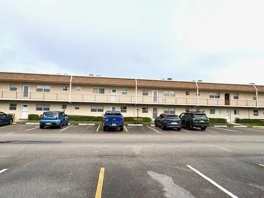 Property Slideshow image 3 of 47 | 116 oxford 400, West Palm Beach, FL, 33417