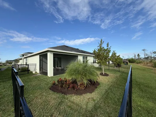 Property Slideshow image 2 of 40 | 1561 se crosswood way, Port St Lucie, FL, 34984