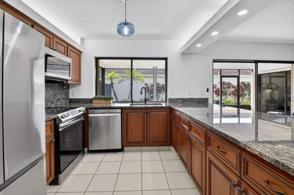 Property Slideshow image 2 of 27 | 800 nw 32nd ave, Delray Beach, FL, 33445