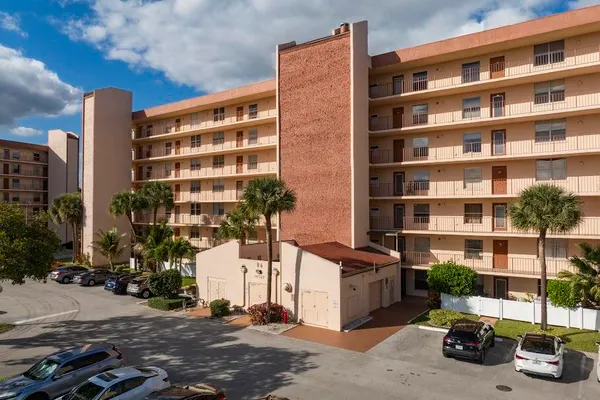 Property Slideshow image 3 of 26 | 14527 bonaire blvd apt 408, Delray Beach, FL, 33446