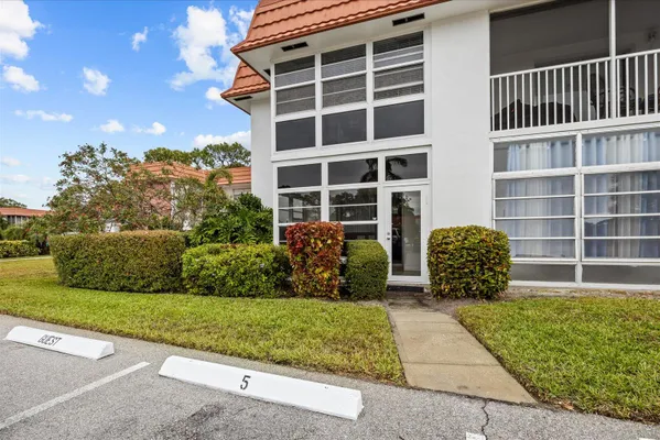 Property Slideshow image 3 of 6 | 2600 se ocean blvd e5, Stuart, FL, 34996