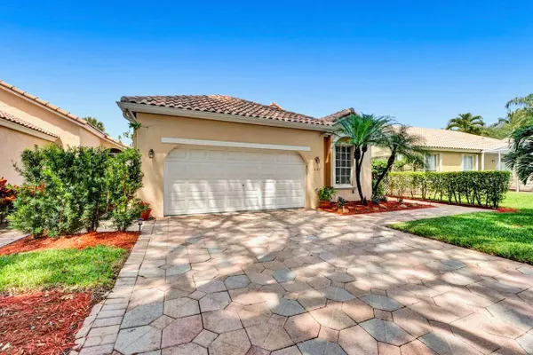 Property Slideshow image 3 of 47 | 11067 springbrook cir, Boynton Beach, FL, 33437
