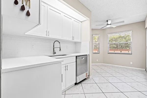 Property Slideshow image 3 of 42 | 1606 abaco dr h2, Coconut Creek, FL, 33066