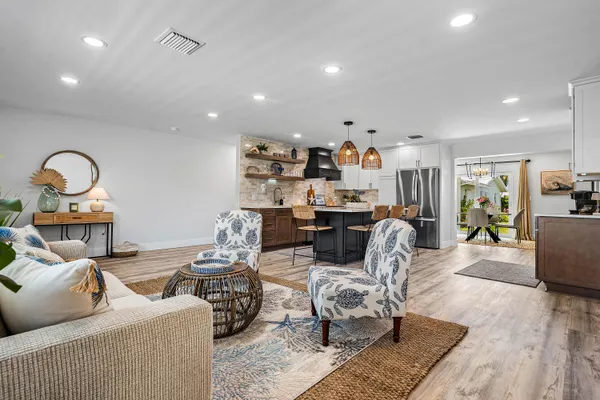 Property Slideshow image 3 of 38 | 2015 sw 18th dr, Boynton Beach, FL, 33426