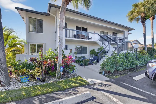 Property Slideshow image 3 of 51 | 5844 areca palm ct b, Delray Beach, FL, 33484