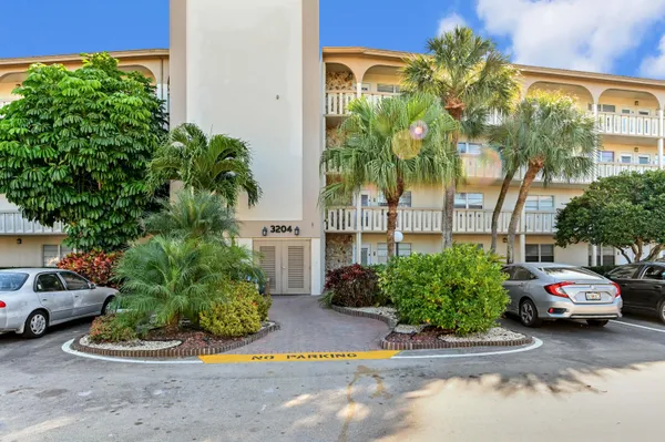 Property Slideshow image 2 of 115 | 3204 portofino pt h2, Coconut Creek, FL, 33066