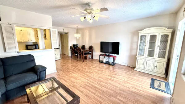 Property Slideshow image 3 of 48 | 122 oakridge i, Deerfield Beach, FL, 33442