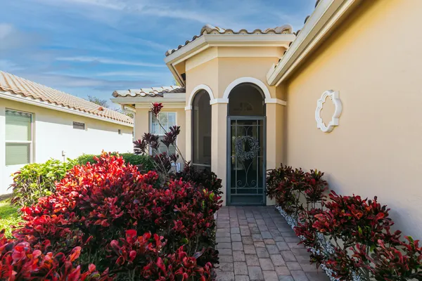 Property Slideshow image 3 of 46 | 10068 sw oak tree cir, Port St Lucie, FL, 34987