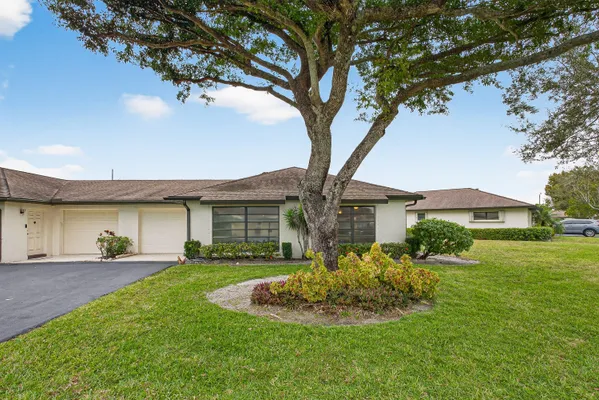 Property Slideshow image 2 of 42 | 10397 equestrian dr b, Boynton Beach, FL, 33436