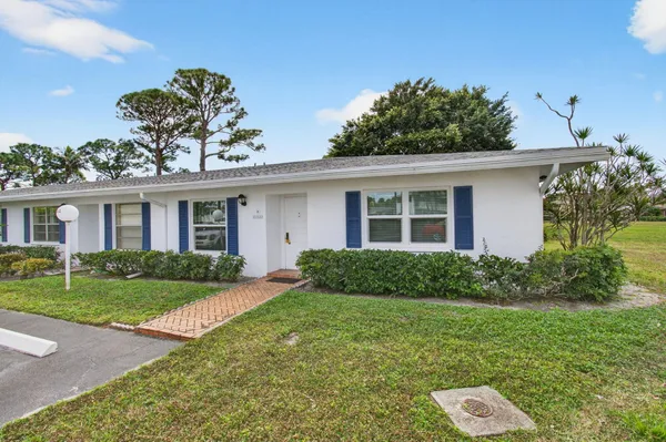 Property Slideshow image 2 of 62 | 5452 poppy pl d, Delray Beach, FL, 33484