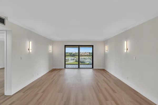 Property Slideshow image 2 of 79 | 7076 huntington ln apt 803, Delray Beach, FL, 33446