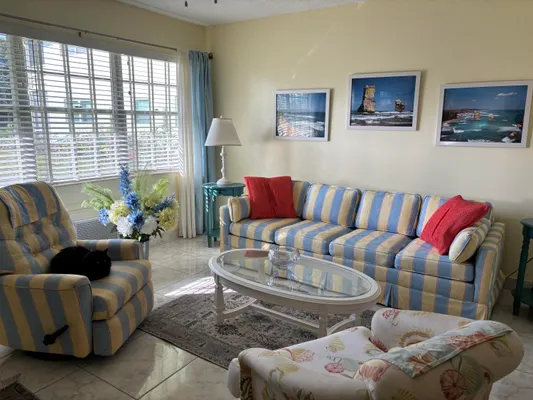 Property Slideshow image 3 of 20 | 31 sheffield b b, West Palm Beach, FL, 33417
