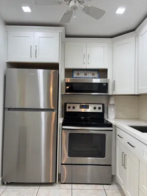 Property Slideshow image 2 of 20 | 31 sheffield b b, West Palm Beach, FL, 33417