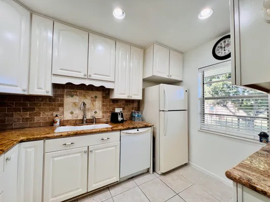 Property Slideshow image 3 of 15 | 150 lake meryl dr apt 247, West Palm Beach, FL, 33411