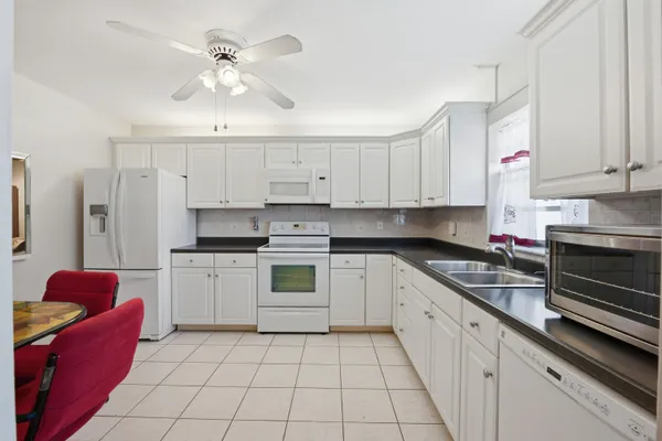 Property Slideshow image 2 of 31 | 461 holyoke ln, Lake Worth, FL, 33467