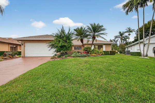 Property Slideshow image 2 of 43 | 10659 greentrail dr, Boynton Beach, FL, 33436