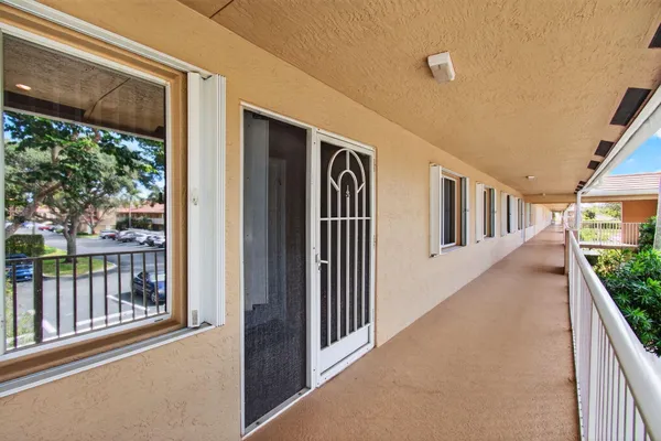 Property Slideshow image 2 of 77 | 5876 regal glen dr 203, Boynton Beach, FL, 33437
