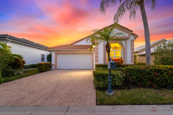 Property Slideshow image 3 of 67 | 11905 fountainside cir, Boynton Beach, FL, 33437