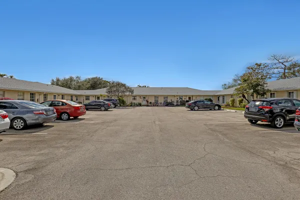 Property Slideshow image 2 of 51 | 553 covered bridge blvd, Lake Worth, FL, 33467