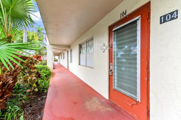 Property Slideshow image 2 of 40 | 6 abbey ln 104, Delray Beach, FL, 33446