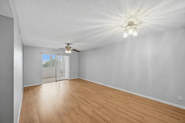 Property Slideshow image 3 of 42 | 130 ne 26th ave 4090, Boynton Beach, FL, 33435