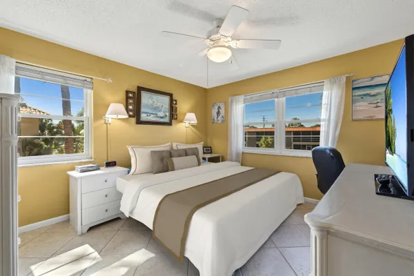 Property Slideshow image 2 of 15 | 1919 sw palm city rd 10f, Stuart, FL, 34994