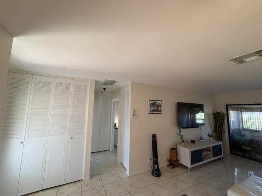 Property Slideshow image 3 of 21 | 2966 crosley dr d, West Palm Beach, FL, 33415