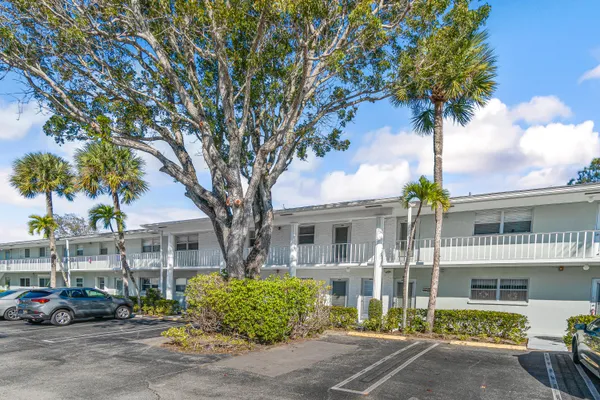 Property Slideshow image 2 of 22 | 2700 sw 22nd ave 1407, Delray Beach, FL, 33445