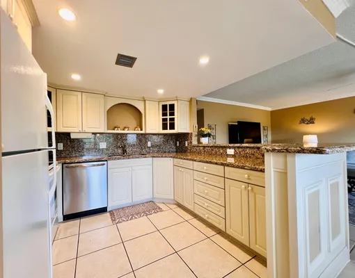 Property Slideshow image 2 of 21 | 306 wellington l, West Palm Beach, FL, 33417