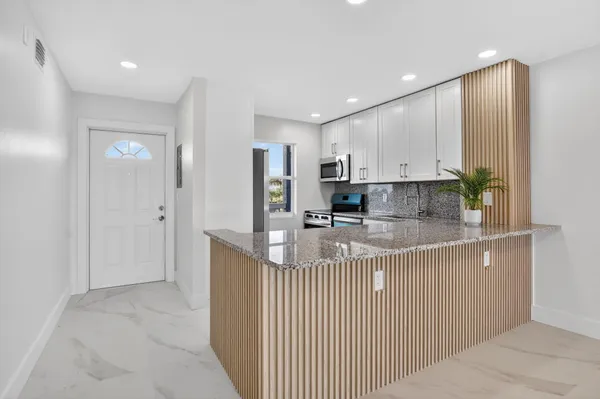 Property Slideshow image 2 of 43 | 9880 marina blvd 1536, Boca Raton, FL, 33428