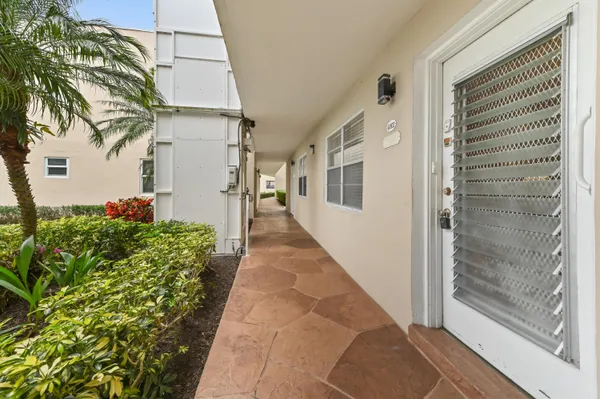 Property Slideshow image 2 of 36 | 302 capri g, Delray Beach, FL, 33484