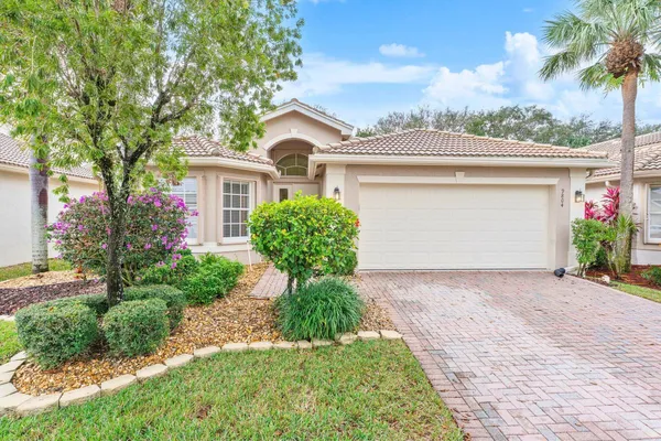 Property Slideshow image 2 of 32 | 9804 tallyrand dr, Lake Worth, FL, 33467