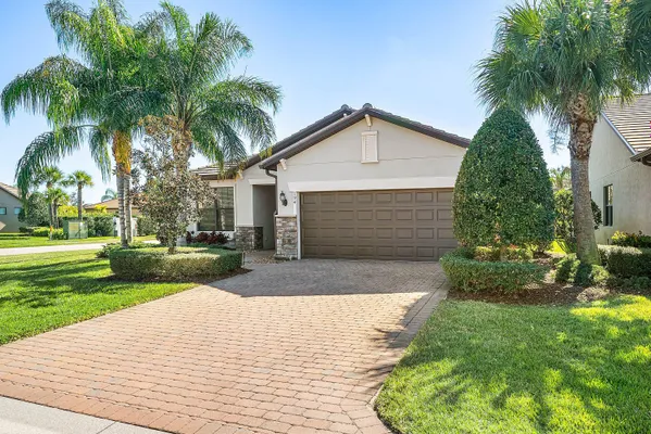 Property Slideshow image 3 of 55 | 194 se courances dr, Port St. Lucie, FL, 34984