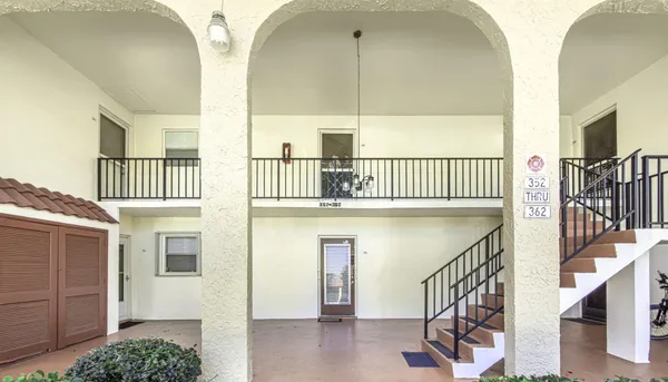 Property Slideshow image 3 of 39 | 352 lake frances dr, West Palm Beach, FL, 33411