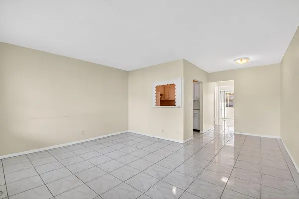 Property Slideshow image 3 of 28 | 46 waltham b, West Palm Beach, FL, 33417