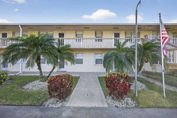 Property Slideshow image 2 of 34 | 149 hastings i, West Palm Beach, FL, 33417