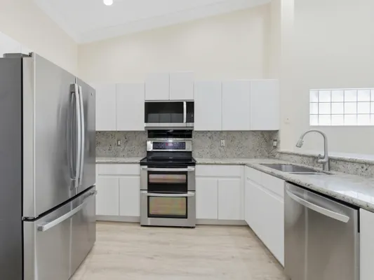 Property Slideshow image 3 of 49 | 9734 harbour lake cir, Boynton Beach, FL, 33437